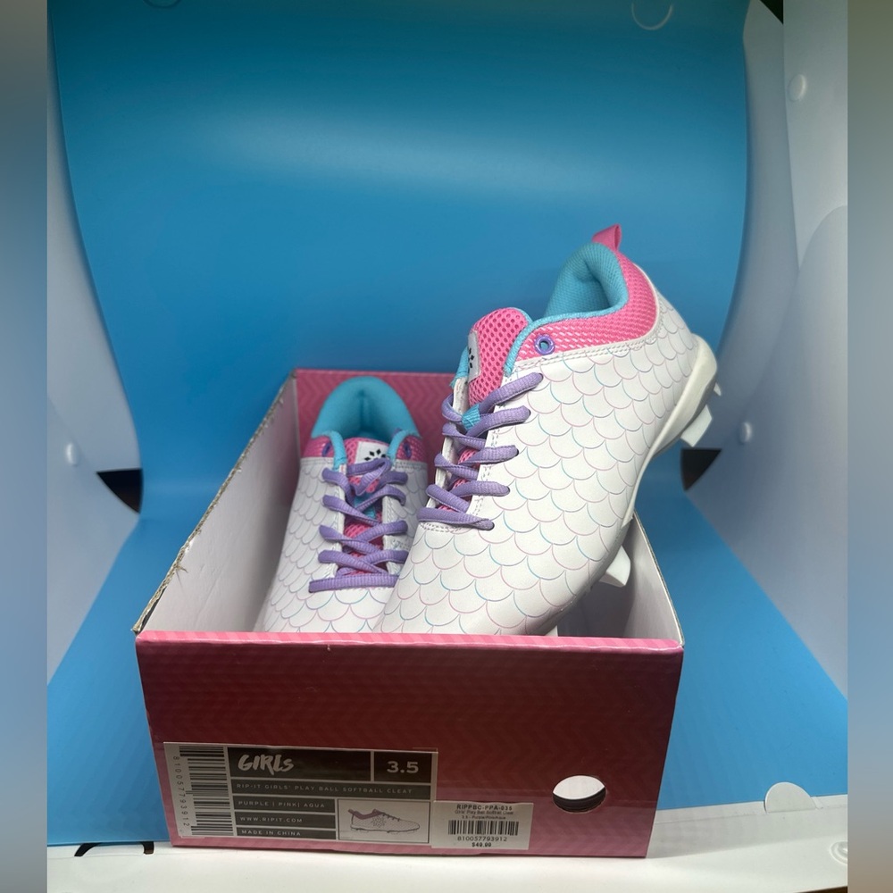 Rip it Girls Cleats 3.5